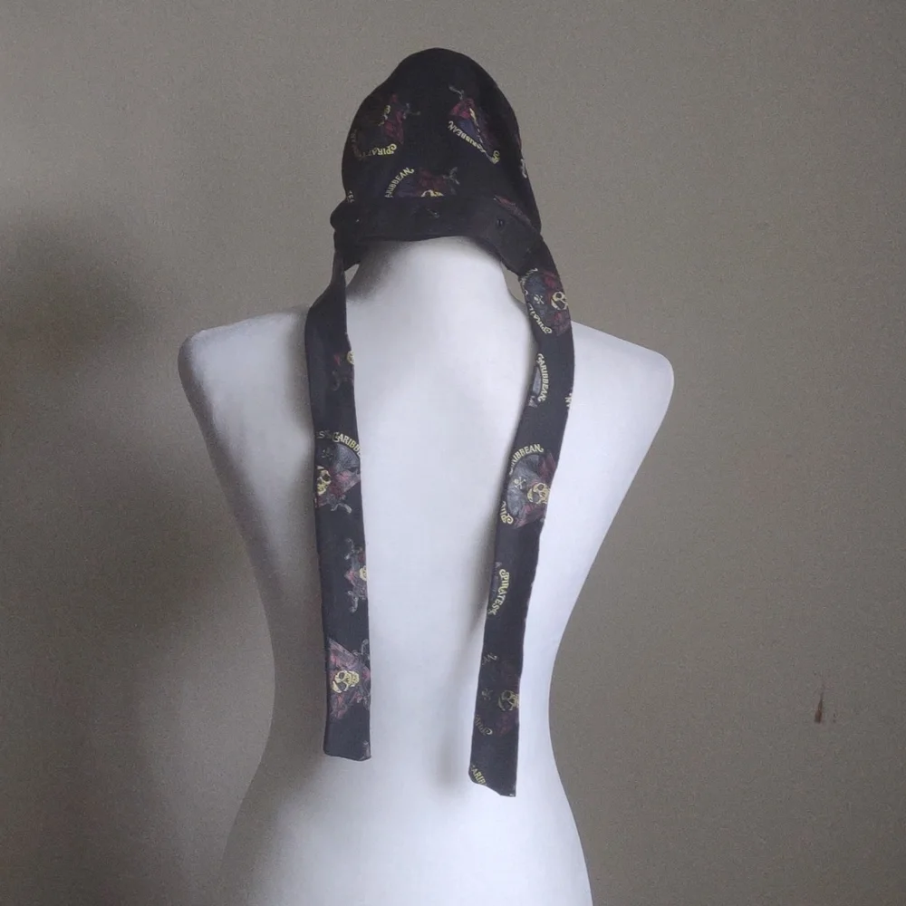 Walt Disney World Pirates of the Caribbean skull cap. Youth size‎